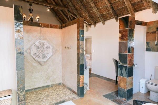 Tshukudiba Game Lodge Tom Burke Esterno foto