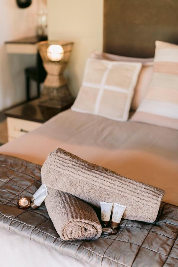 Tshukudiba Game Lodge Tom Burke Esterno foto
