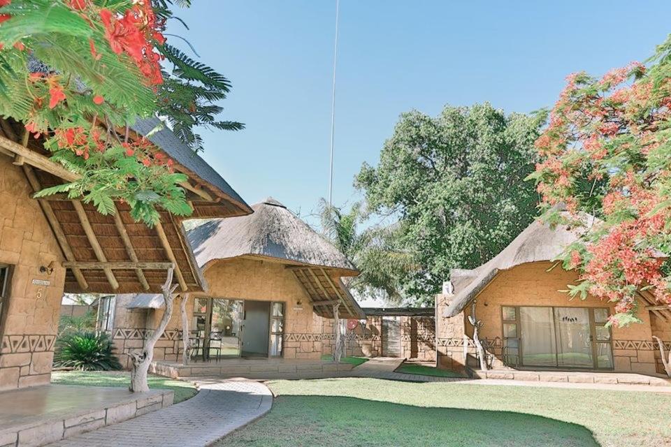 Tshukudiba Game Lodge Tom Burke Esterno foto