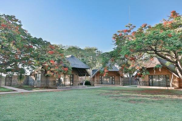 Tshukudiba Game Lodge Tom Burke Esterno foto