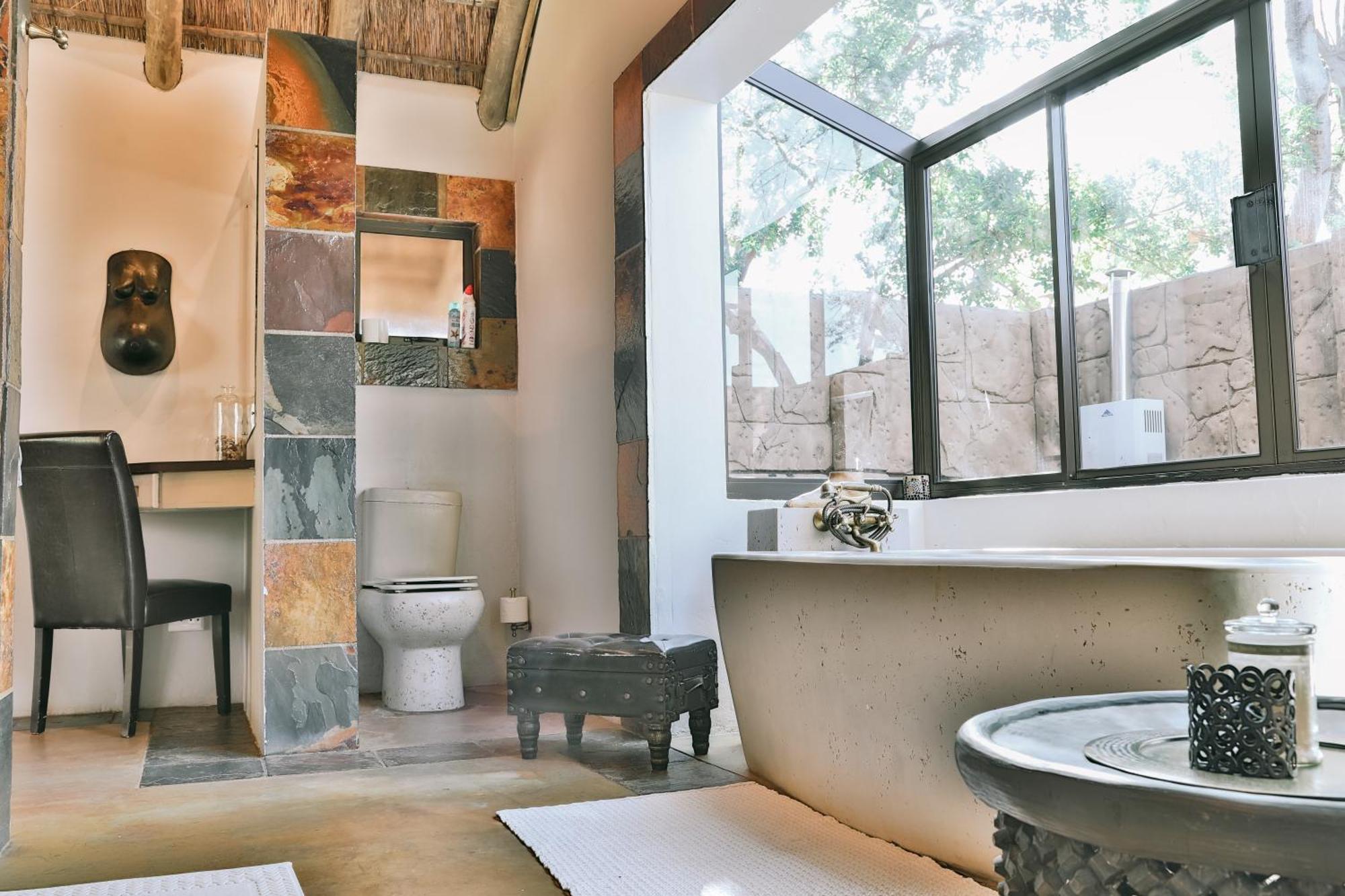 Tshukudiba Game Lodge Tom Burke Esterno foto